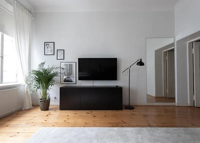 Idyllinen Valoisa Huoneisto Ullanlinnassa.