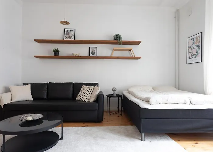 Idyllinen Valoisa Huoneisto Ullanlinnassa. * Helsinky