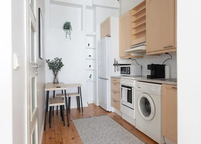 Idyllinen Valoisa Huoneisto Ullanlinnassa. Hotel